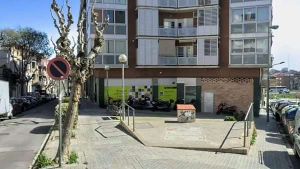 Local Comercial Badalona Barcelona | 219 m² | 423.000€ | Alquilujo